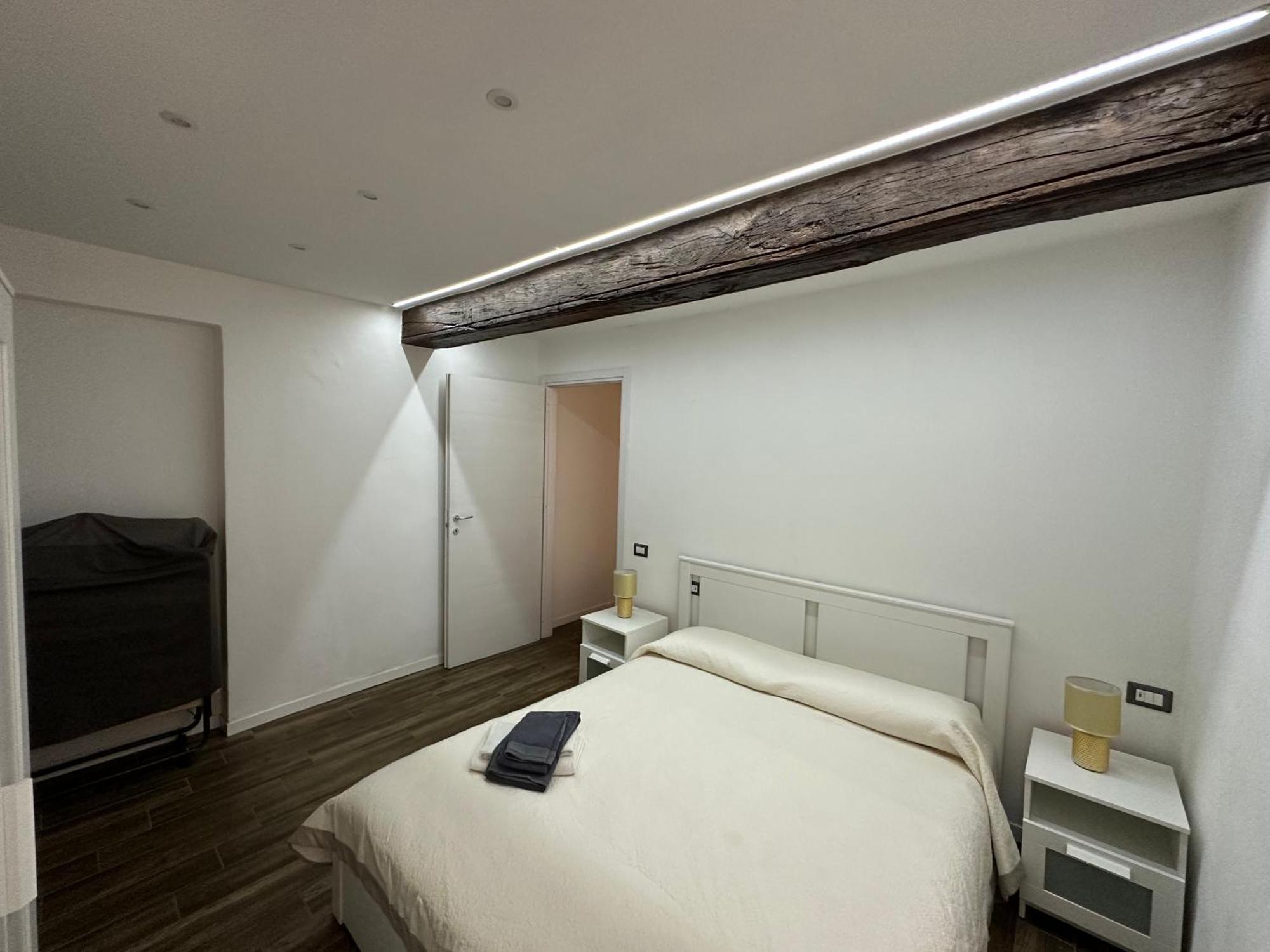 Residenza Castellazzo Apartment Ivrea Bagian luar foto